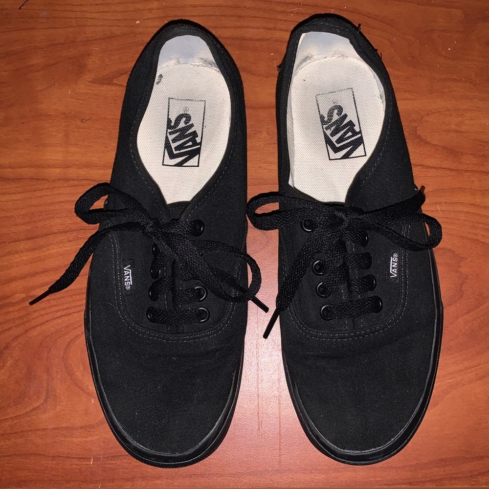 Black Vans Authentic